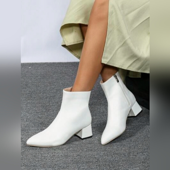 Madden Girl Pointed Toe Ankle Boots Womans Sz 10 Eggshell White - Picture 1 of 7